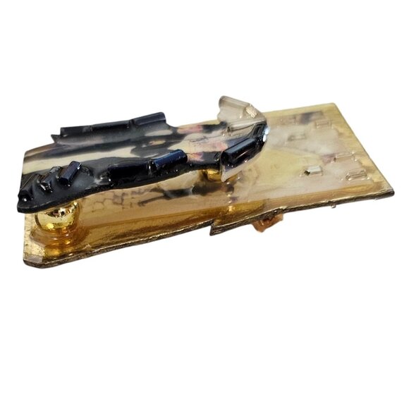 Couple Under Umbrella City Scape Glass Bead Resin Pin Pendant Bonnie Kondor L639 - Picture 4 of 9